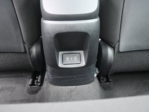 Certified 2025 Hyundai Elantra Sport image 12