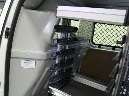 Used 2023 Ford Transit Connect XL image 20