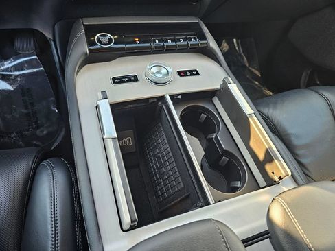 Used 2025 Lincoln Navigator L Reserve AWD/4WD image 26