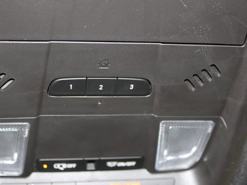 Used 2022 Buick Enclave Premium image 45