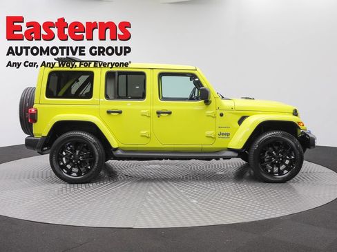 Used 2022 Jeep Wrangler Unlimited Sahara w/ Cold Weather Group AWD/4WD image 4