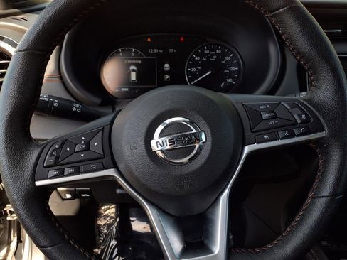 Used 2021 Nissan Kicks SR w/ SR Premium Package image 11