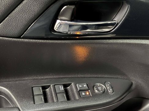 Used 2015 Honda Accord Sport image 29