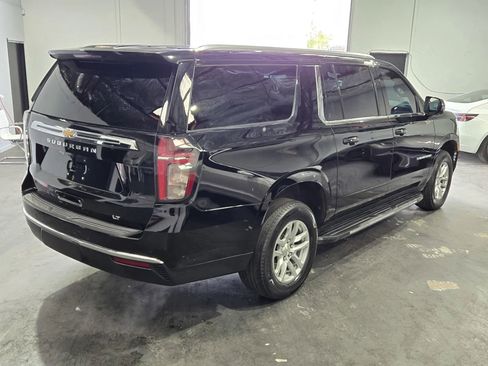 Used 2023 Chevrolet Suburban LT w/ Luxury Package image 4