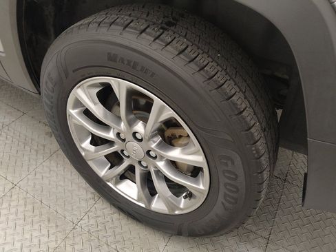 Used 2021 Jeep Cherokee Latitude Lux w/ Sun & Sound Group image 31