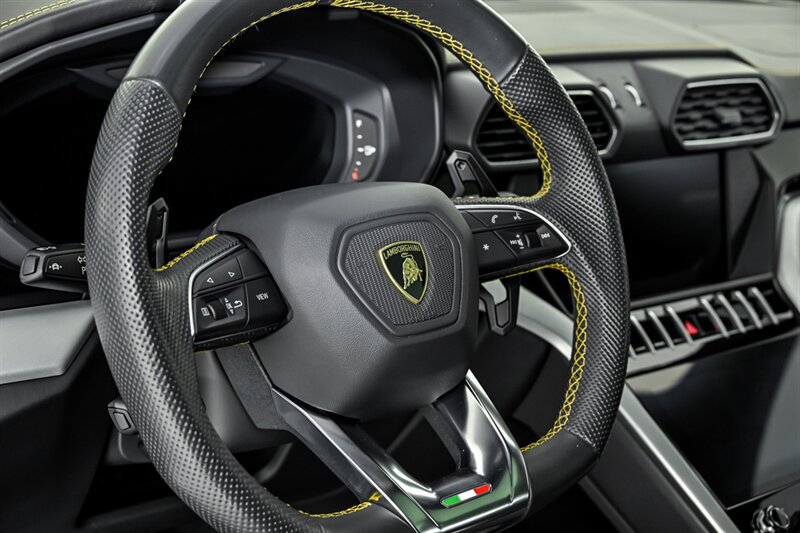 Used 2019 Lamborghini Urus AWD/4WD image 38
