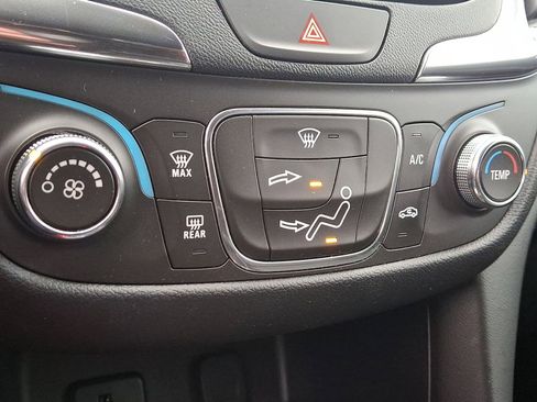 Certified 2018 Chevrolet Equinox LT image 19