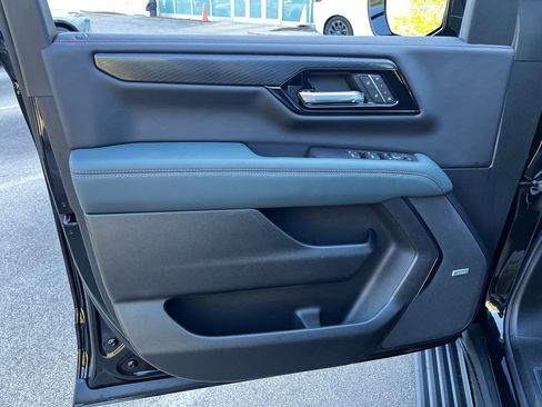 New 2026 GMC Yukon AT4 w/ AT4 Premium Package AWD/4WD image 11