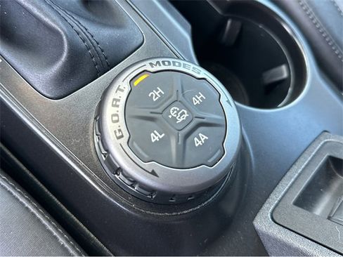 Used 2022 Ford Bronco Everglades image 32