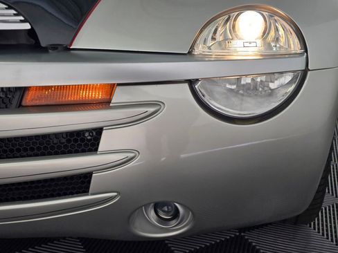 Used 2005 Chevrolet SSR w/ Preferred Equipment Group RWD image 72