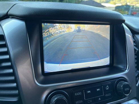 Used 2020 Chevrolet Suburban LT image 21