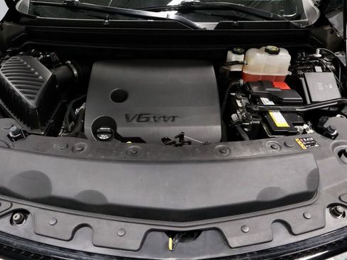 Used 2024 Buick Enclave Essence w/ Sport Touring Edition FWD image 16
