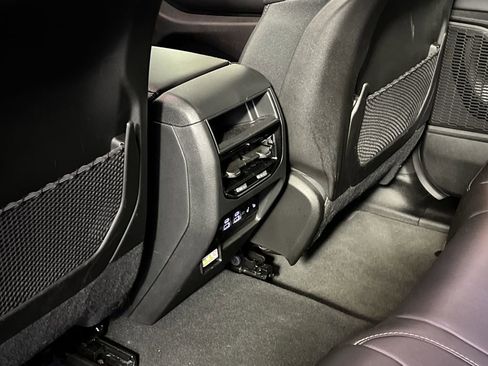 Used 2025 Jeep Grand Cherokee Limited image 30