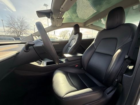 Used 2023 Tesla Model 3 Standard Range image 12