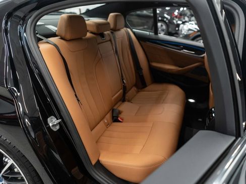 Used 2023 BMW 530e xDrive w/ Premium Package image 11