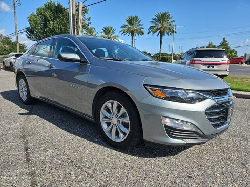 Used 2025 Chevrolet Malibu LT FWD image 3