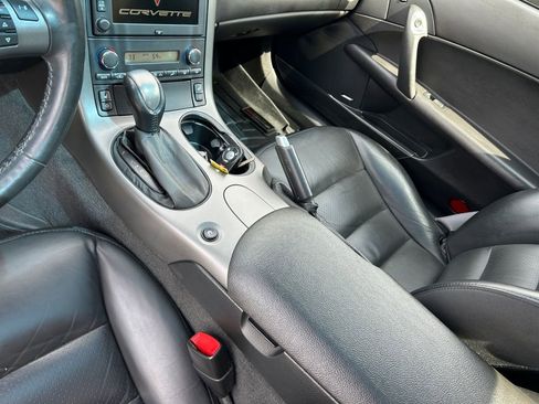 Used 2007 Chevrolet Corvette Coupe w/ Preferred Equipment Group RWD image 24