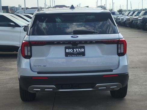 New 2025 Ford Explorer Active w/ Active Comfort Package image 6