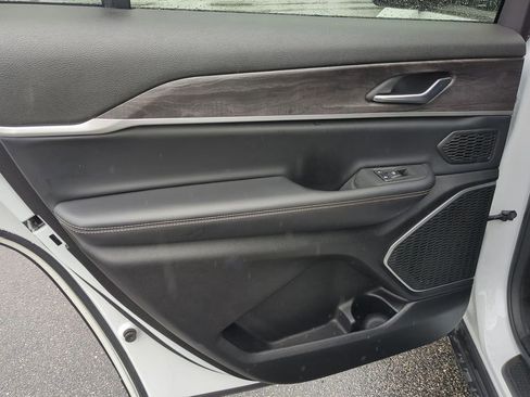 Used 2021 Jeep Grand Cherokee L Limited image 29