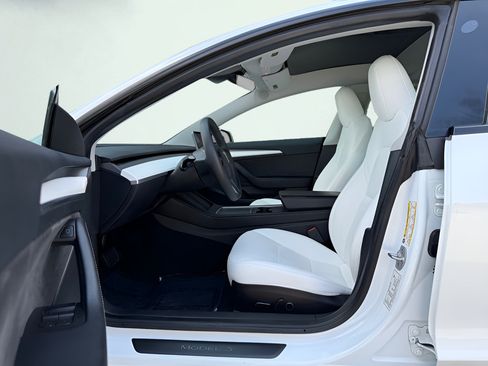 Used 2023 Tesla Model 3 Standard Range RWD image 22