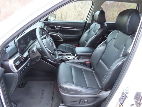 Certified 2025 Kia Telluride S FWD image 25