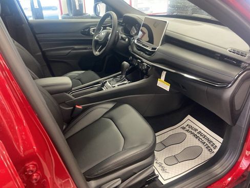 New 2026 Jeep Compass Limited image 19