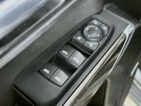 Used 2019 Chevrolet Silverado 1500 LTZ w/ LTZ Plus Package AWD/4WD image 18