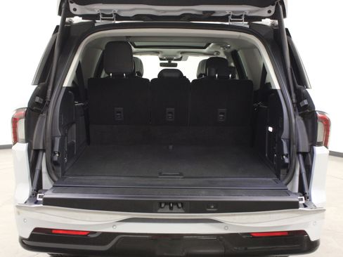 Used 2025 Lincoln Navigator L Reserve AWD/4WD image 15
