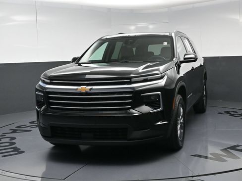 Used 2026 Chevrolet Traverse LT w/ Driver Confidence Package FWD image 11