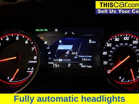 Used 2018 Toyota Camry XSE FWD image 17