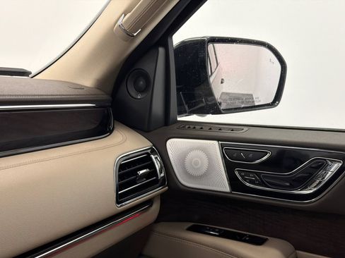 Certified 2024 Lincoln Navigator L Reserve AWD/4WD image 36