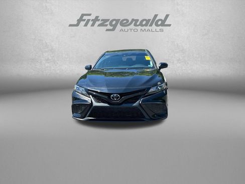 Used 2021 Toyota Camry SE AWD/4WD image 2