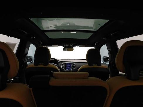Used 2025 Volvo XC90 B6 Ultra w/ Protection Package Premier image 21