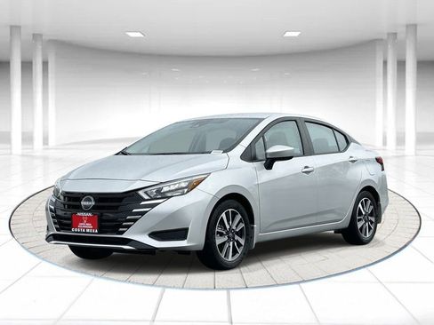 Used 2025 Nissan Versa SV w/ Trunk Package FWD image 1