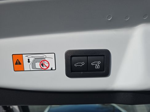 Used 2024 Toyota Prius Prime Premium image 12