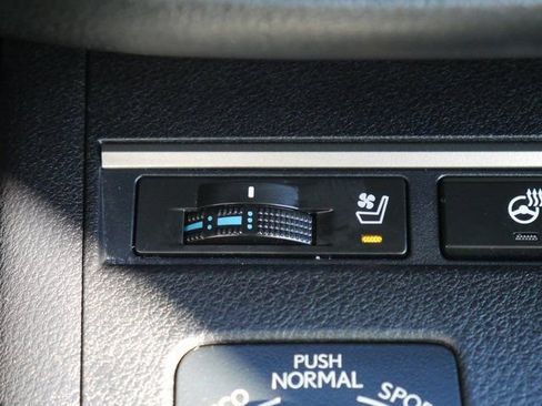 Used 2014 Lexus ES 300h w/ Luxury Package w/Bamboo Trim image 5