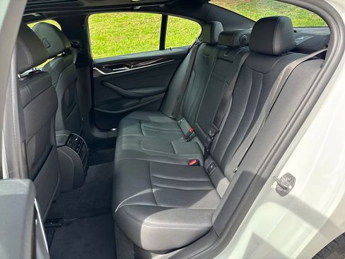 Used 2018 BMW 530i xDrive AWD/4WD image 24
