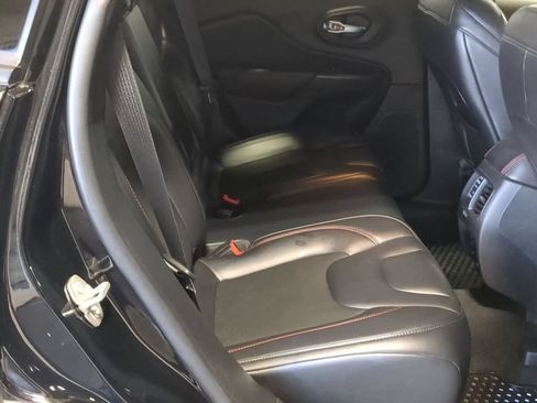 Used 2020 Jeep Cherokee Trailhawk w/ Cold Weather Group AWD/4WD image 24