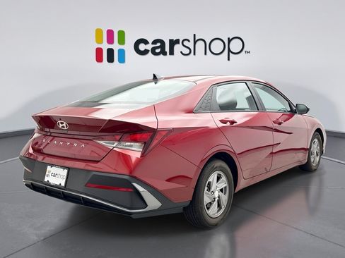 Used 2024 Hyundai Elantra SE FWD image 5