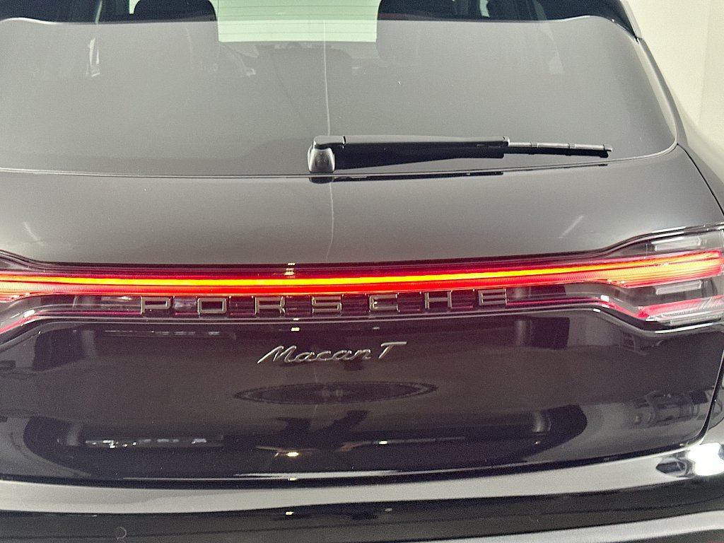 Certified 2026 Porsche Macan Turbo AWD/4WD image 33