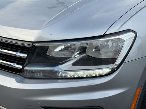 Used 2020 Volkswagen Tiguan SEL FWD image 9