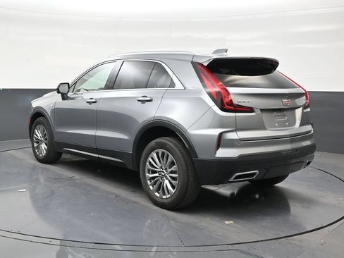 Used 2025 Cadillac XT4 Premium Luxury FWD image 3