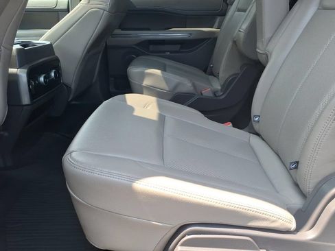 Used 2021 Ford Expedition XLT AWD/4WD image 17