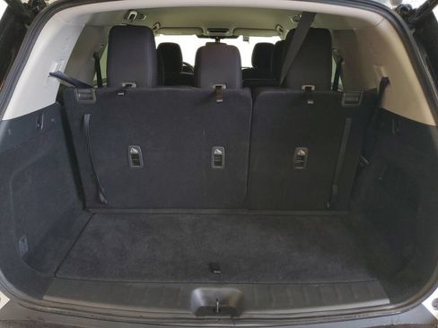Used 2025 Nissan Pathfinder SV FWD image 23