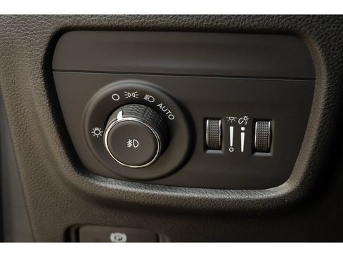 Used 2023 Jeep Grand Cherokee L Limited w/ Black Appearance Package AWD/4WD image 29