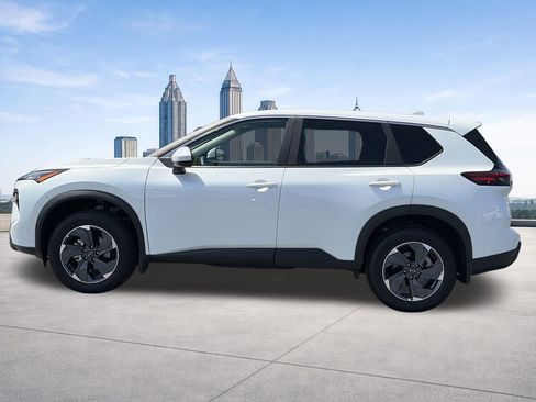 Certified 2026 Nissan Rogue SV FWD image 2