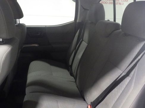 Used 2020 Toyota Tacoma 4x4 Double Cab image 7