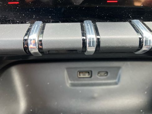 Used 2025 GMC Terrain Elevation image 27