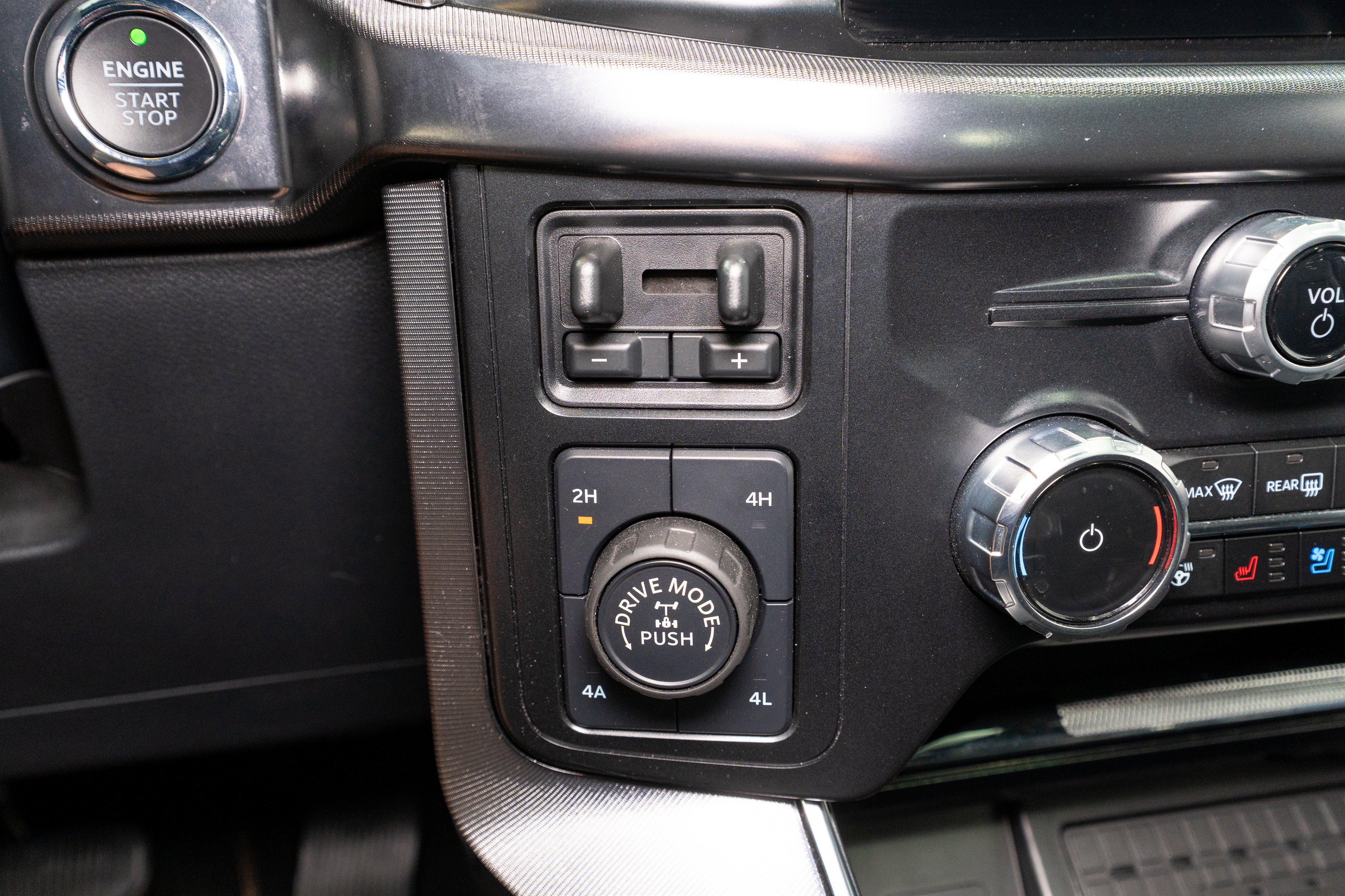 Used 2023 Ford F150 Platinum w/ FX4 Off-Road Package AWD/4WD image 29