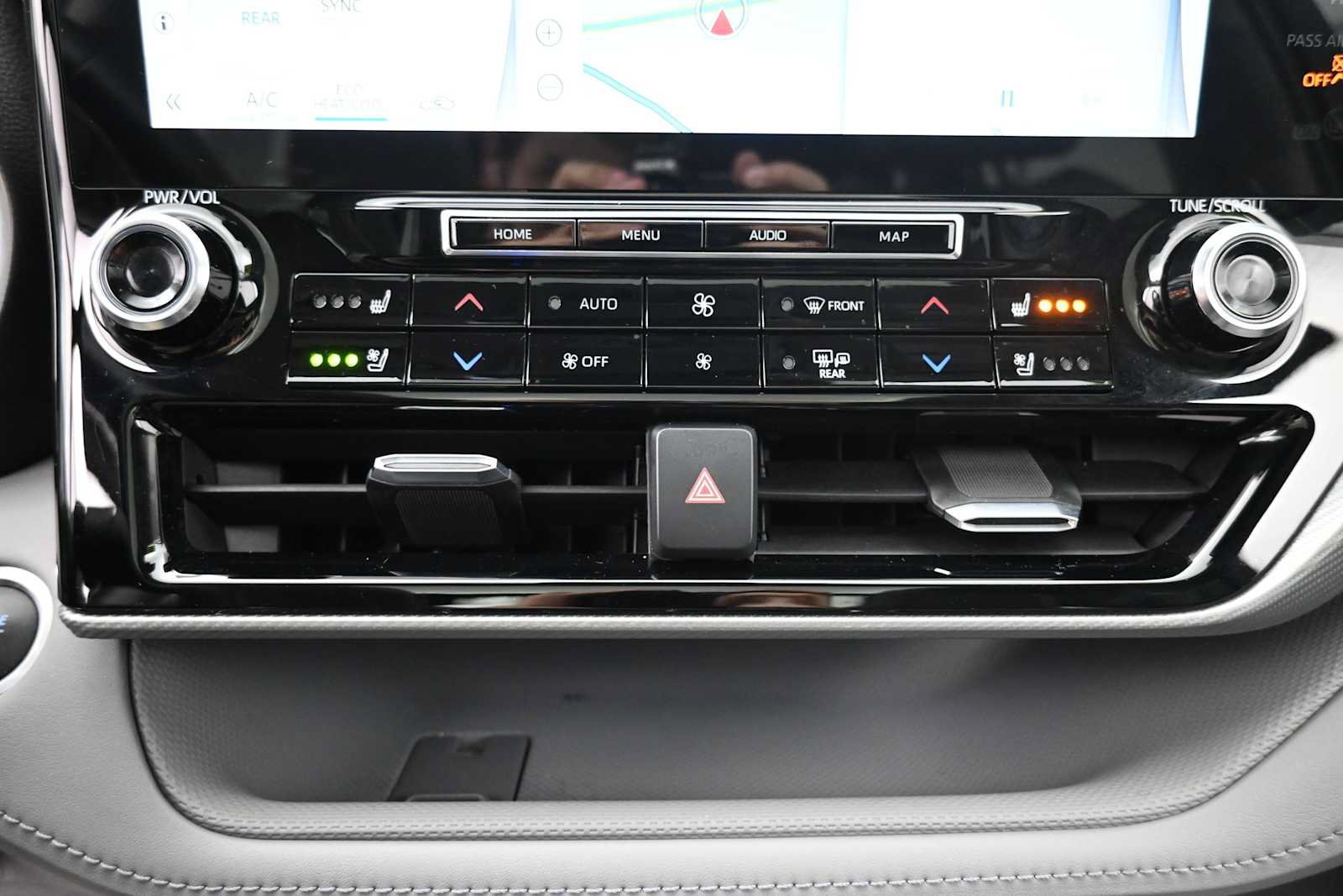 Used 2020 Toyota Highlander Platinum AWD/4WD image 9